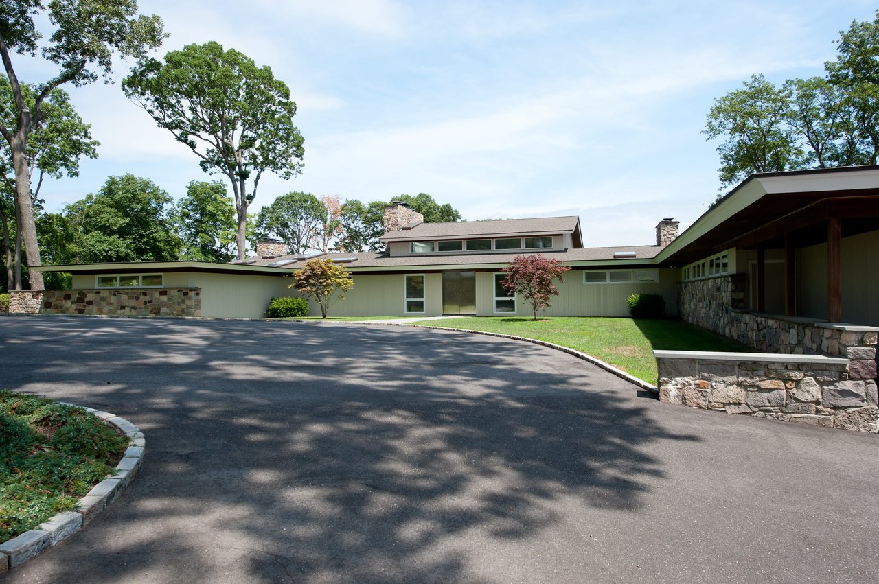 205 Centre Island Rd