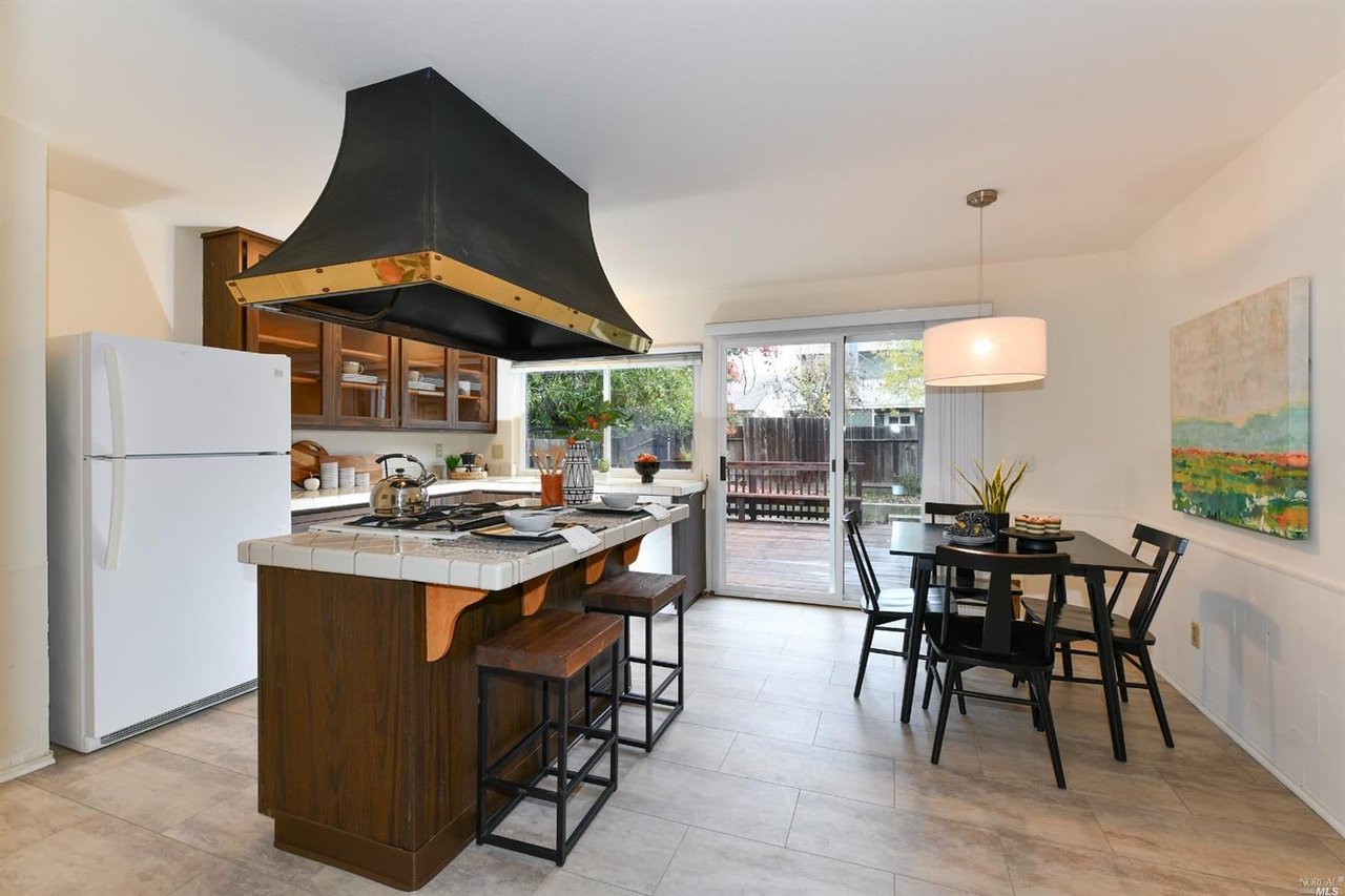 424 Simi Pl