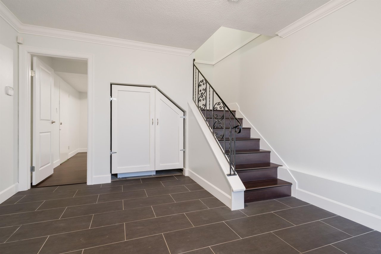 2019 E 45th Ave