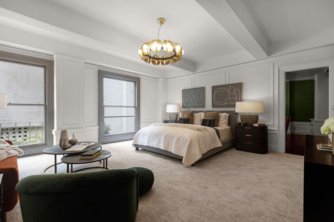 Grand New York-Style Condominium at 840 Powell