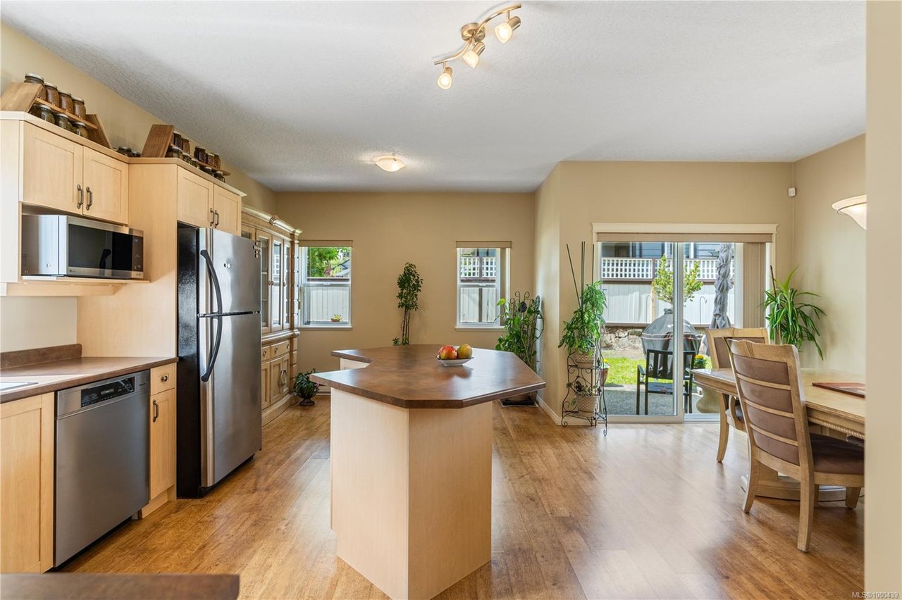 2450 Lund Rd, View Royal