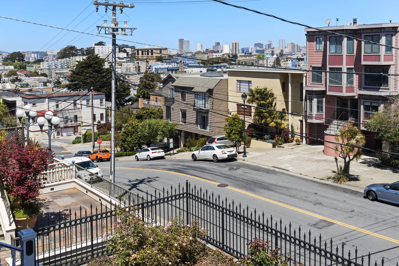 Generously Sized Condo Near Duboce Park