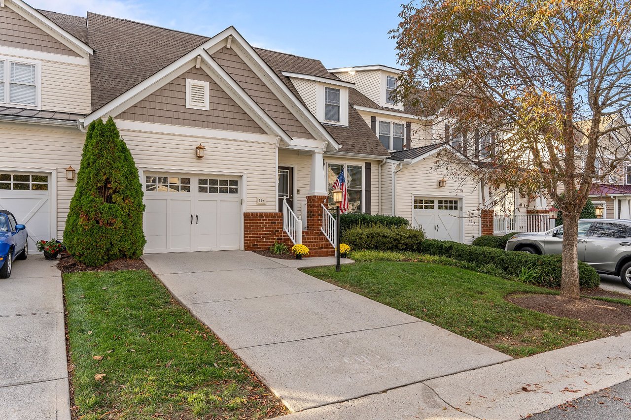 704 Abbey Village Circle