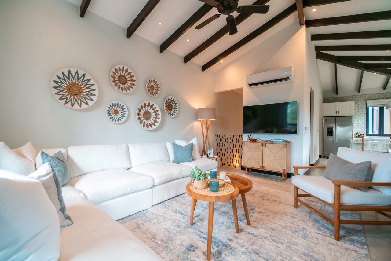 Casa Brisas del Mar, Steps to the Beach