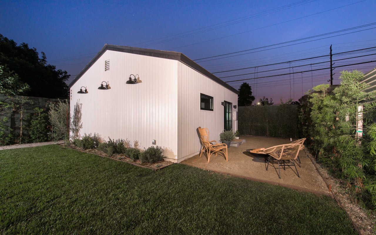 4405 Campbell DR