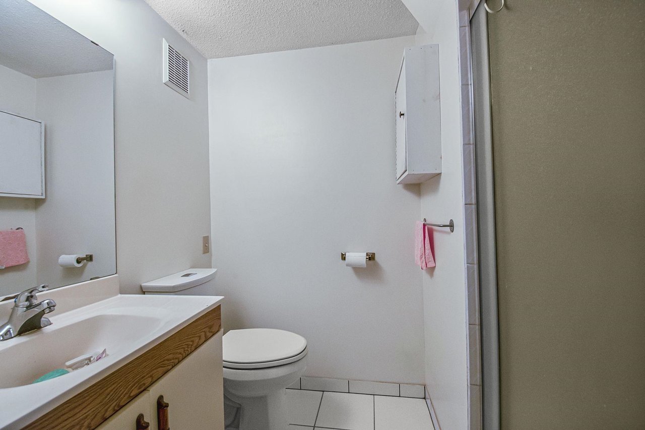 2920 Camrose Dr