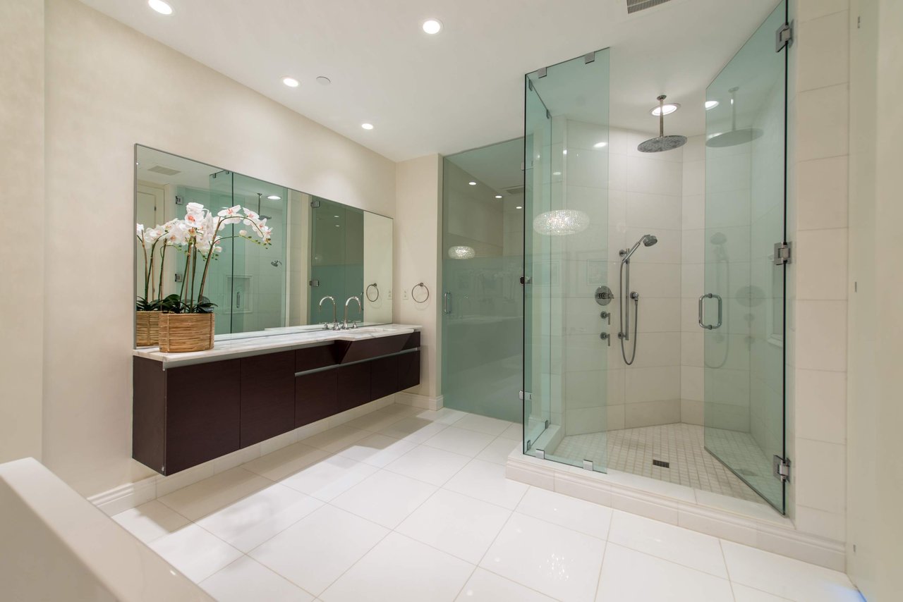 2627 S Bayshore Drive #2202