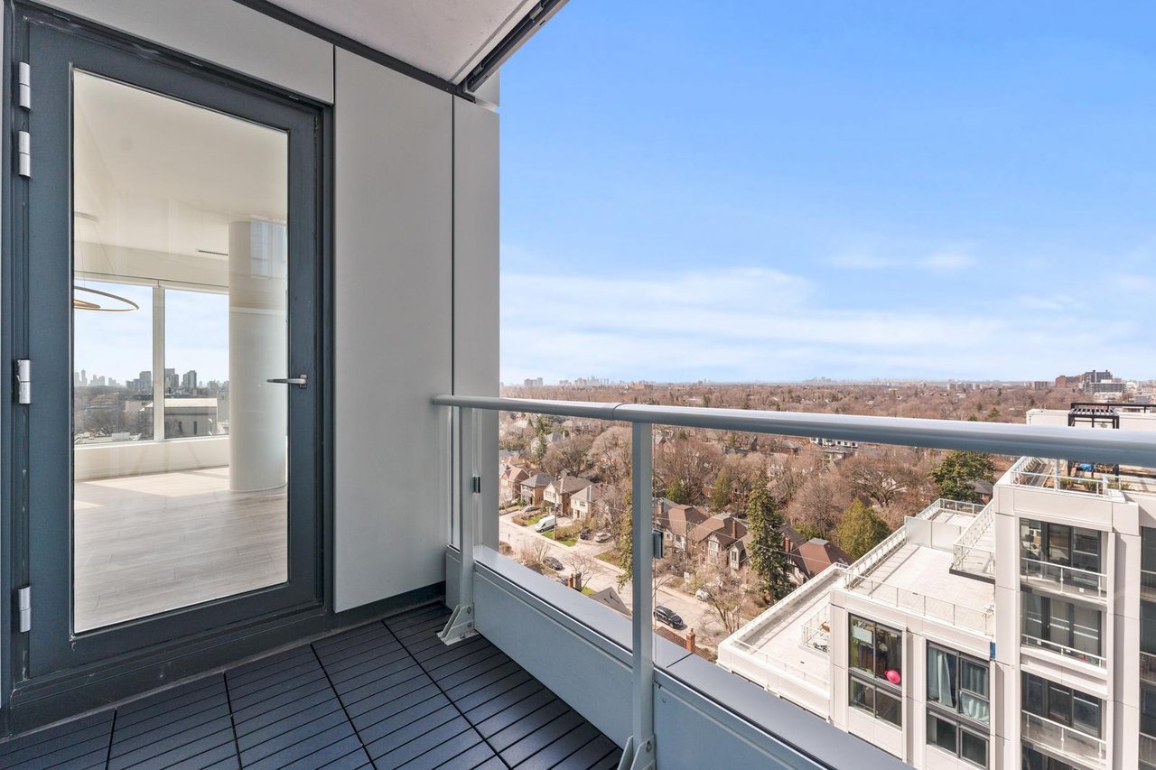 2020 Bathurst St Unit: 1121