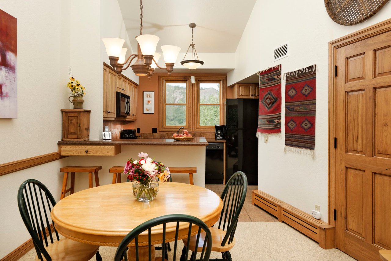 425 Wood Road, Unit 8