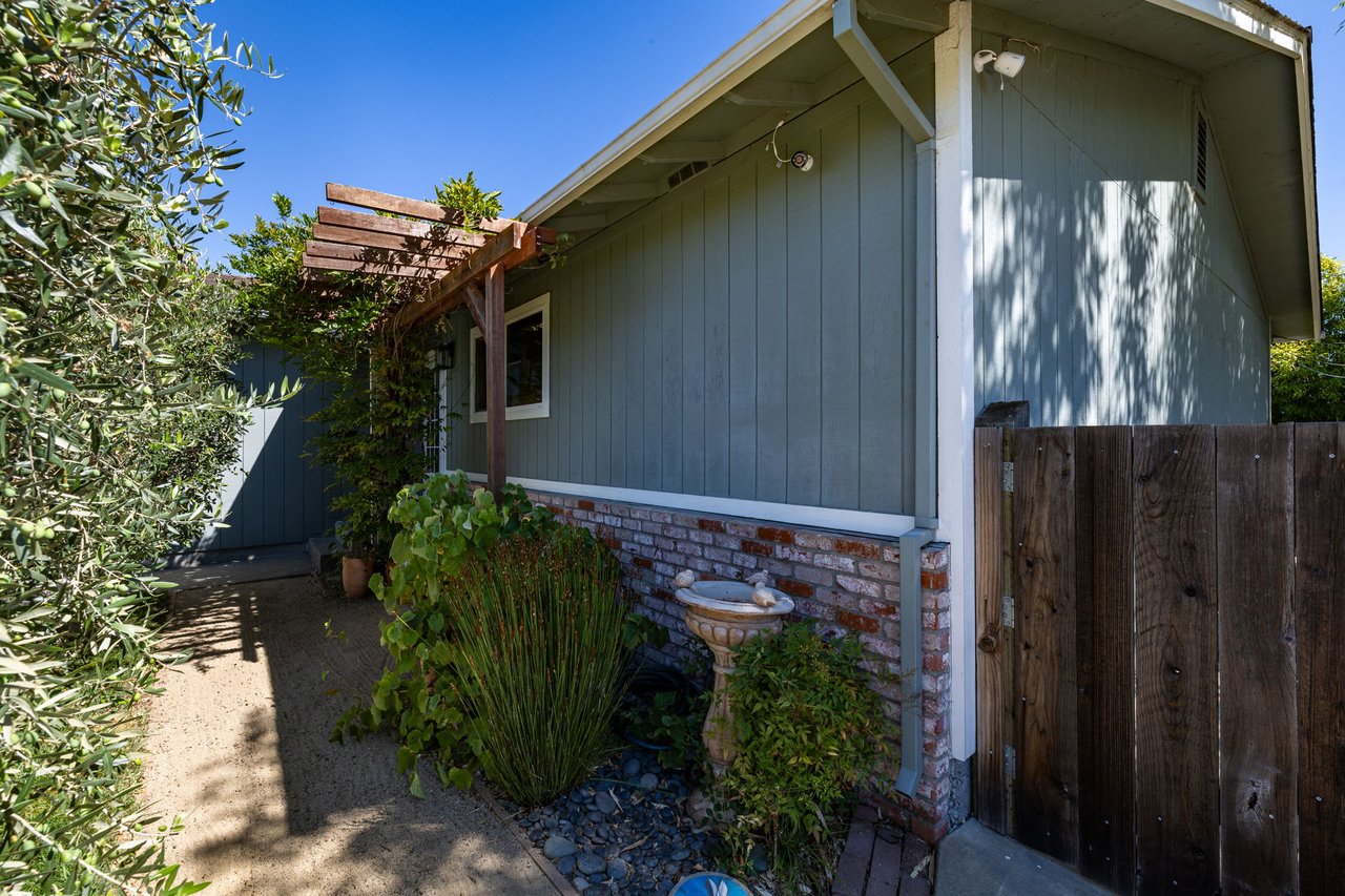 Charming Single-Level Home in the Heart of Rohnert Park