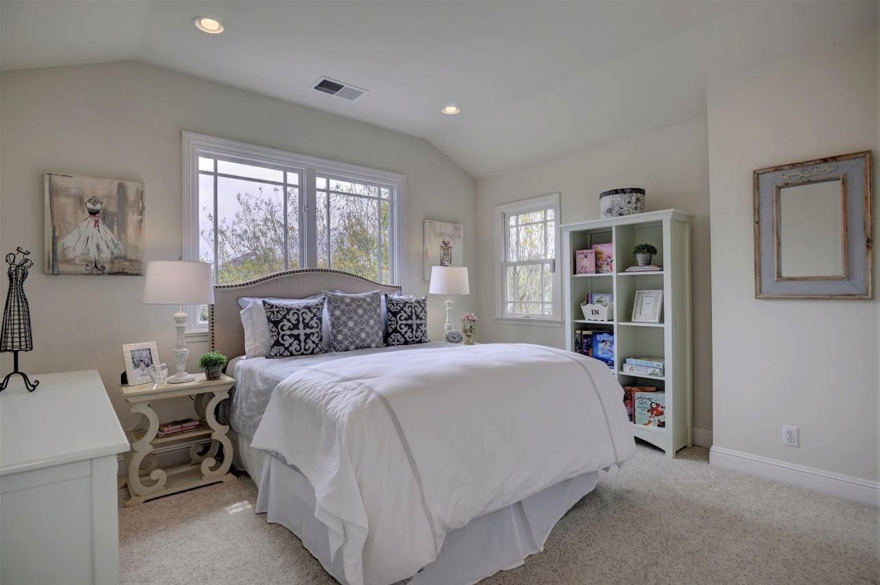 823 Bruce Dr