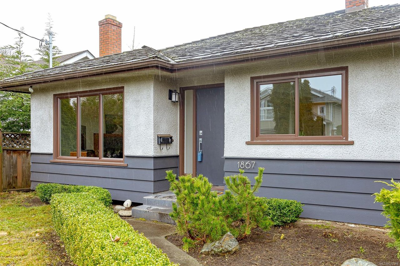 1867 Neil St, Saanich