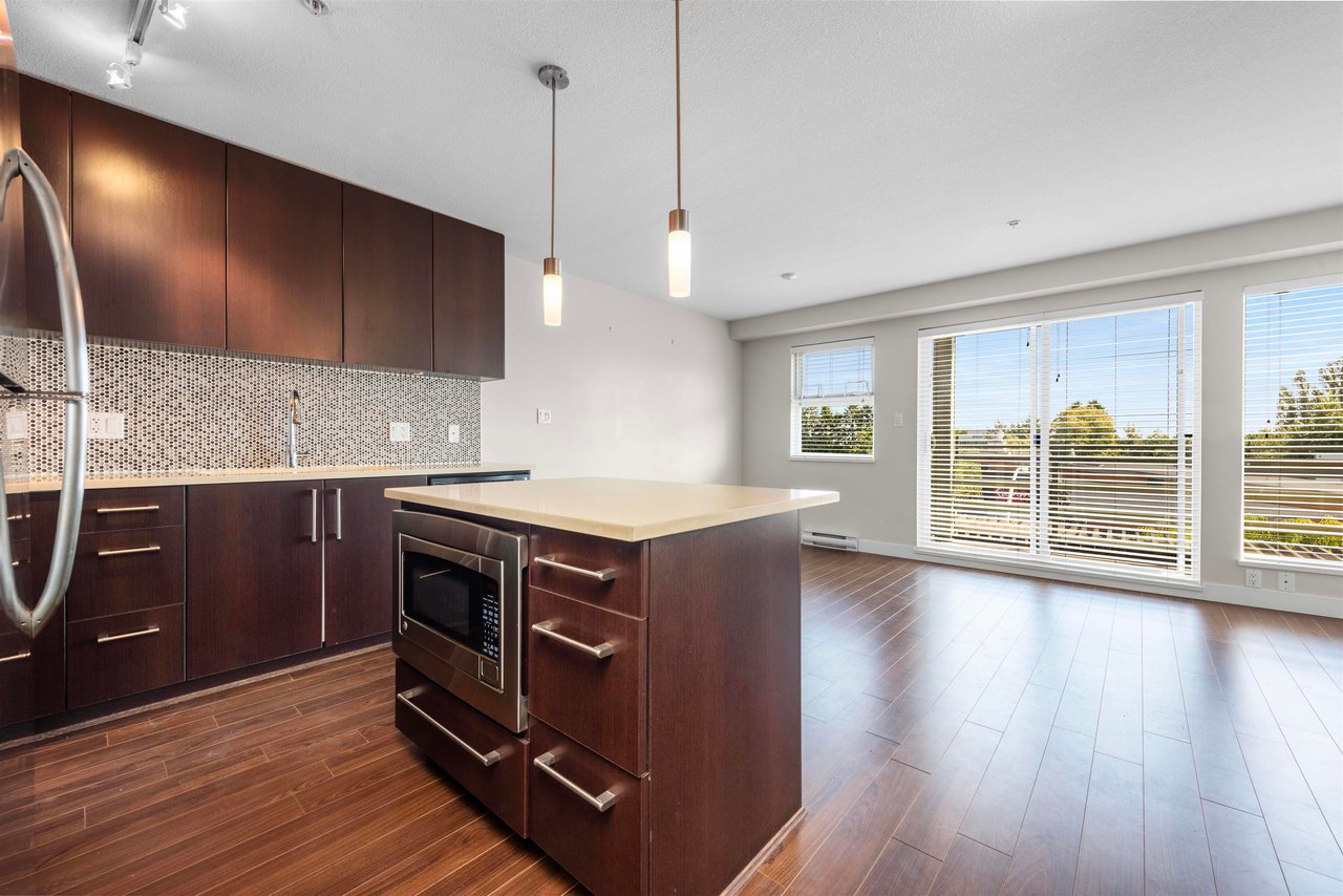 307-15795 Croydon Dr