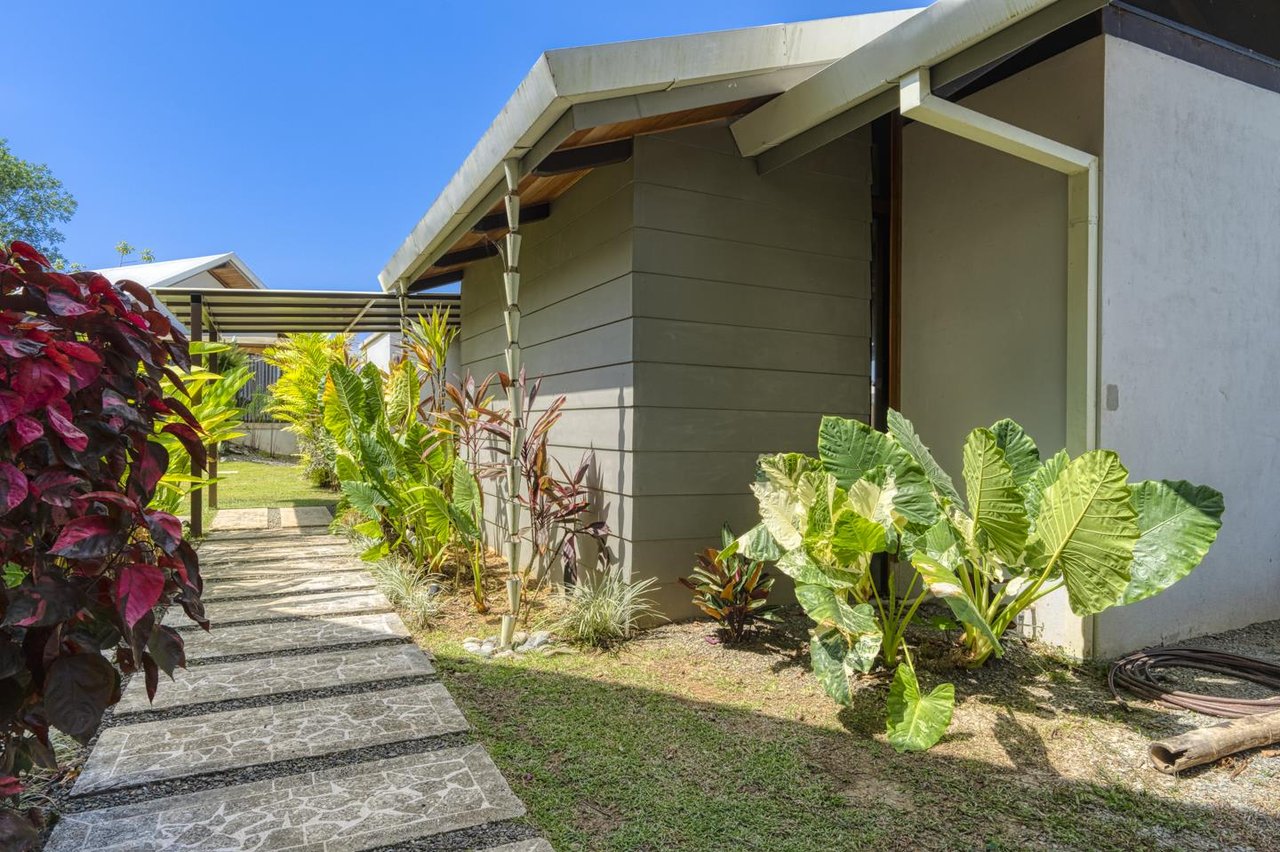 Hill Top Luxury Home with Outstanding Ocean Views