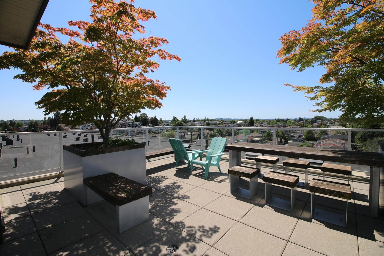 311-2888 E 2nd Ave