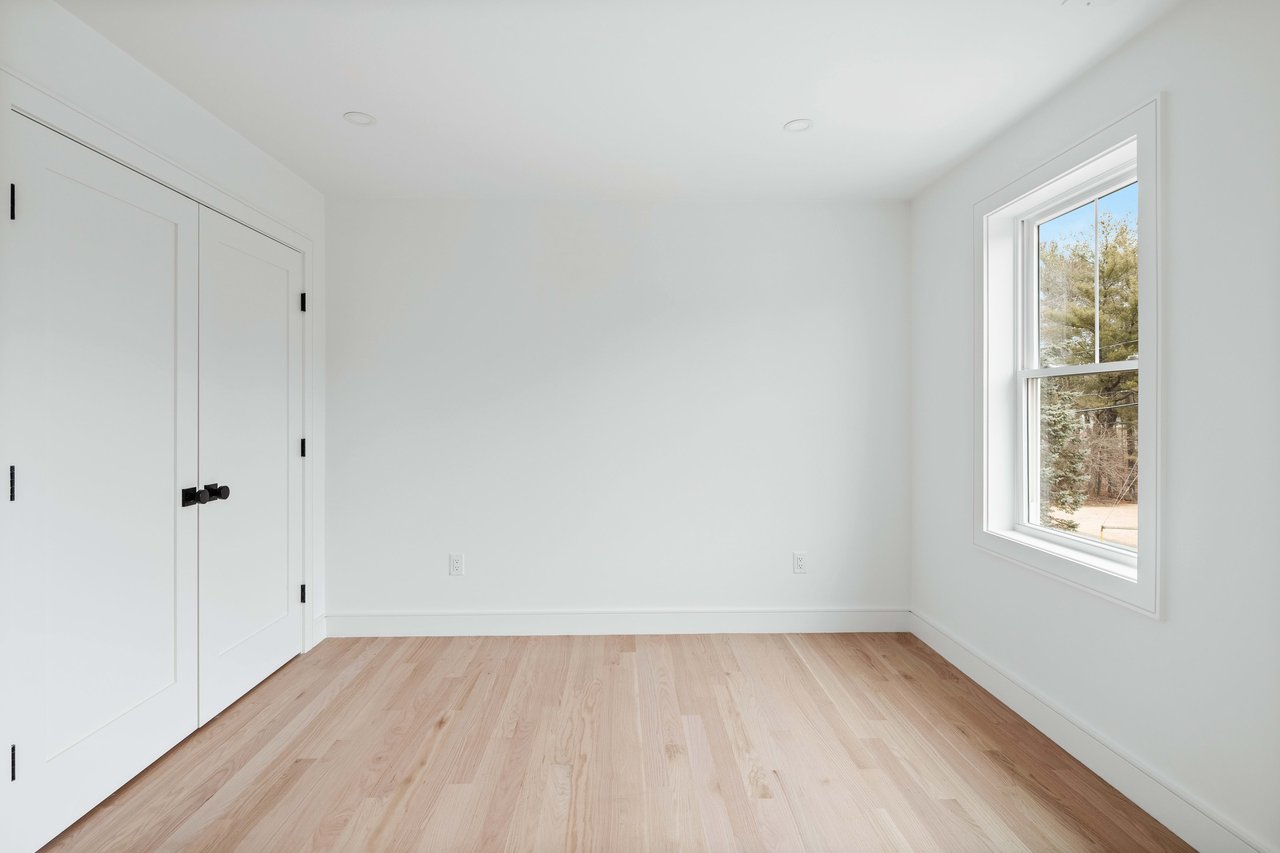 5 Brookside Lane, Burlington