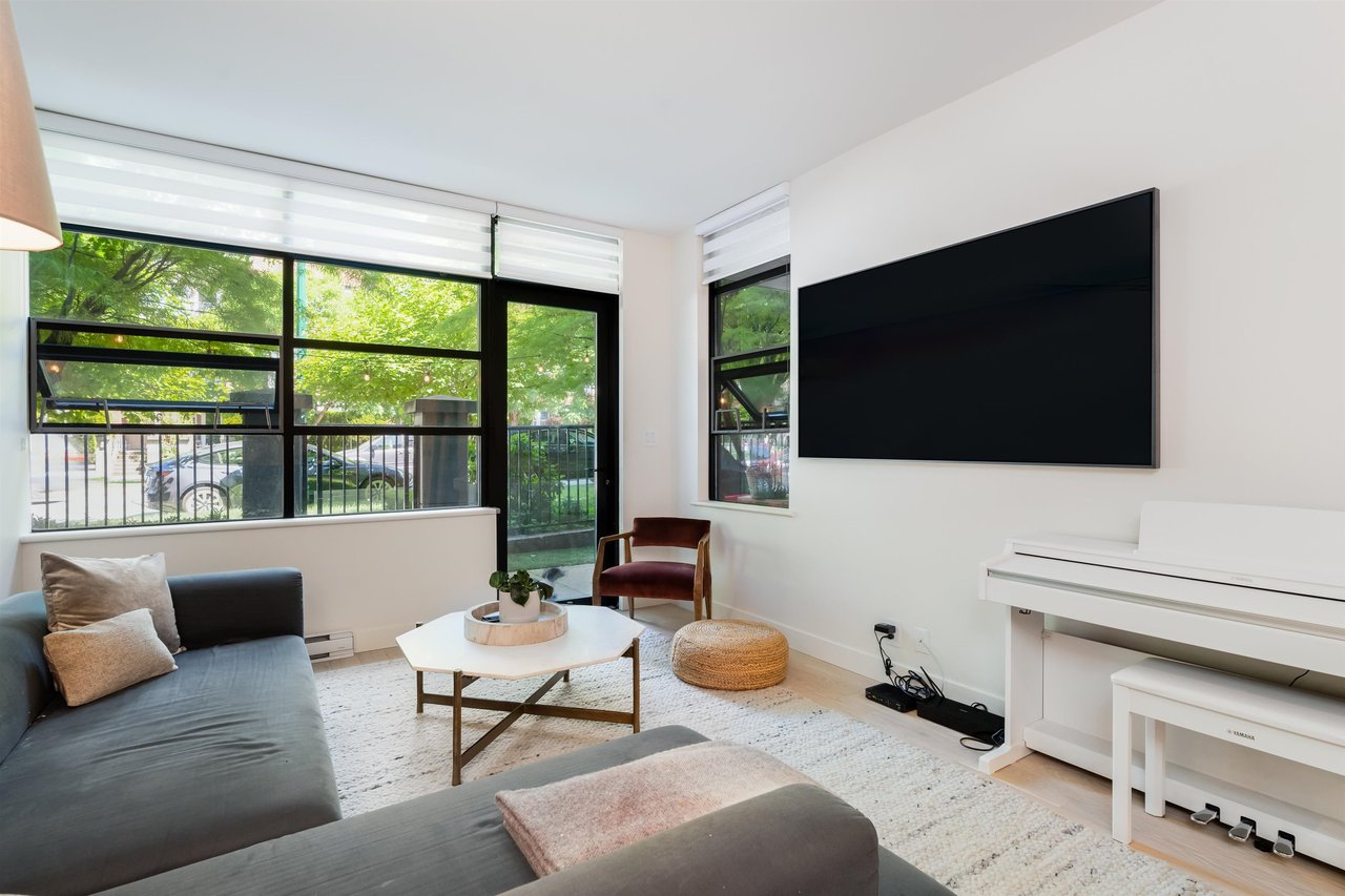 104-2828 Yew St