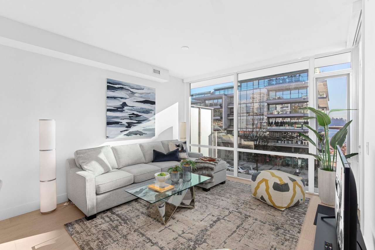 305-1331 Marine Dr