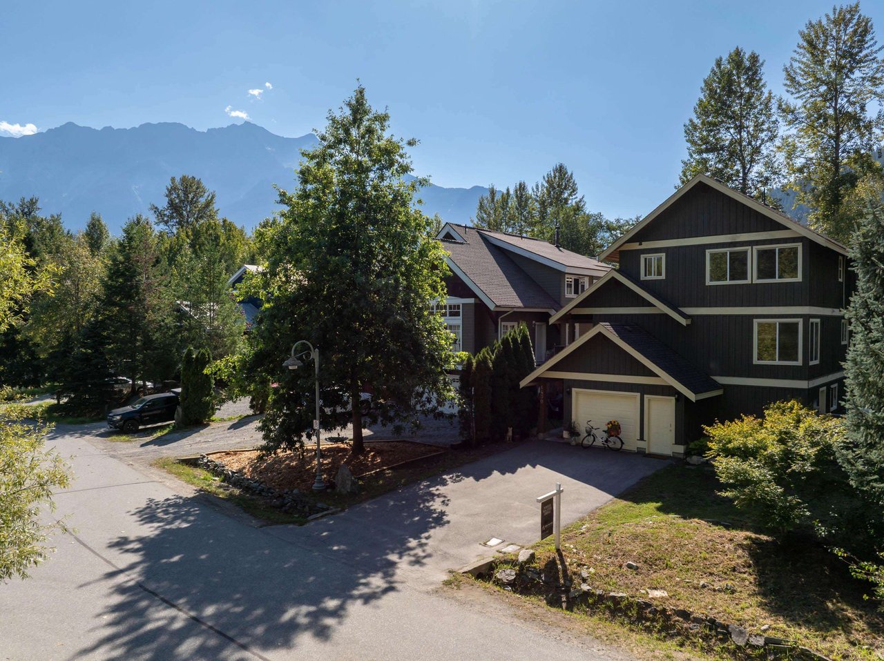 1430 Alder Dr