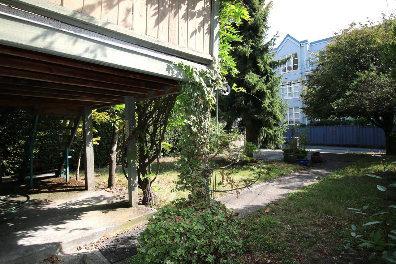 1534 W 71st Ave