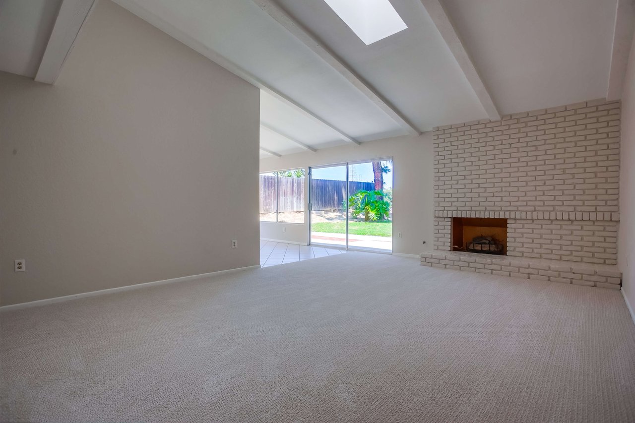 7114 Columbine Dr