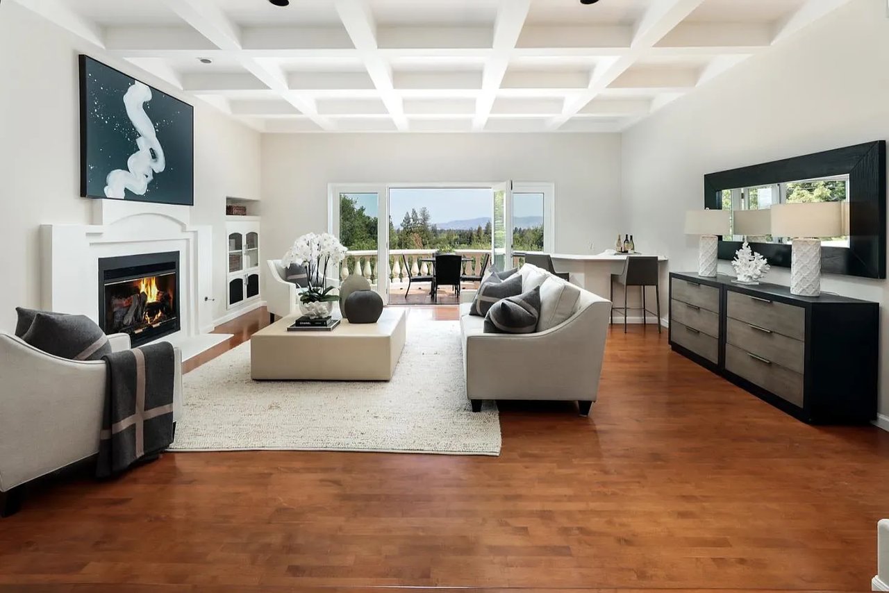 545 Valley View
