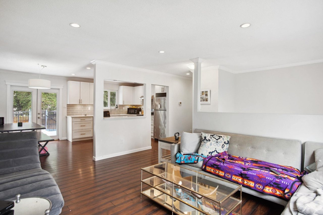 18348 63a Ave