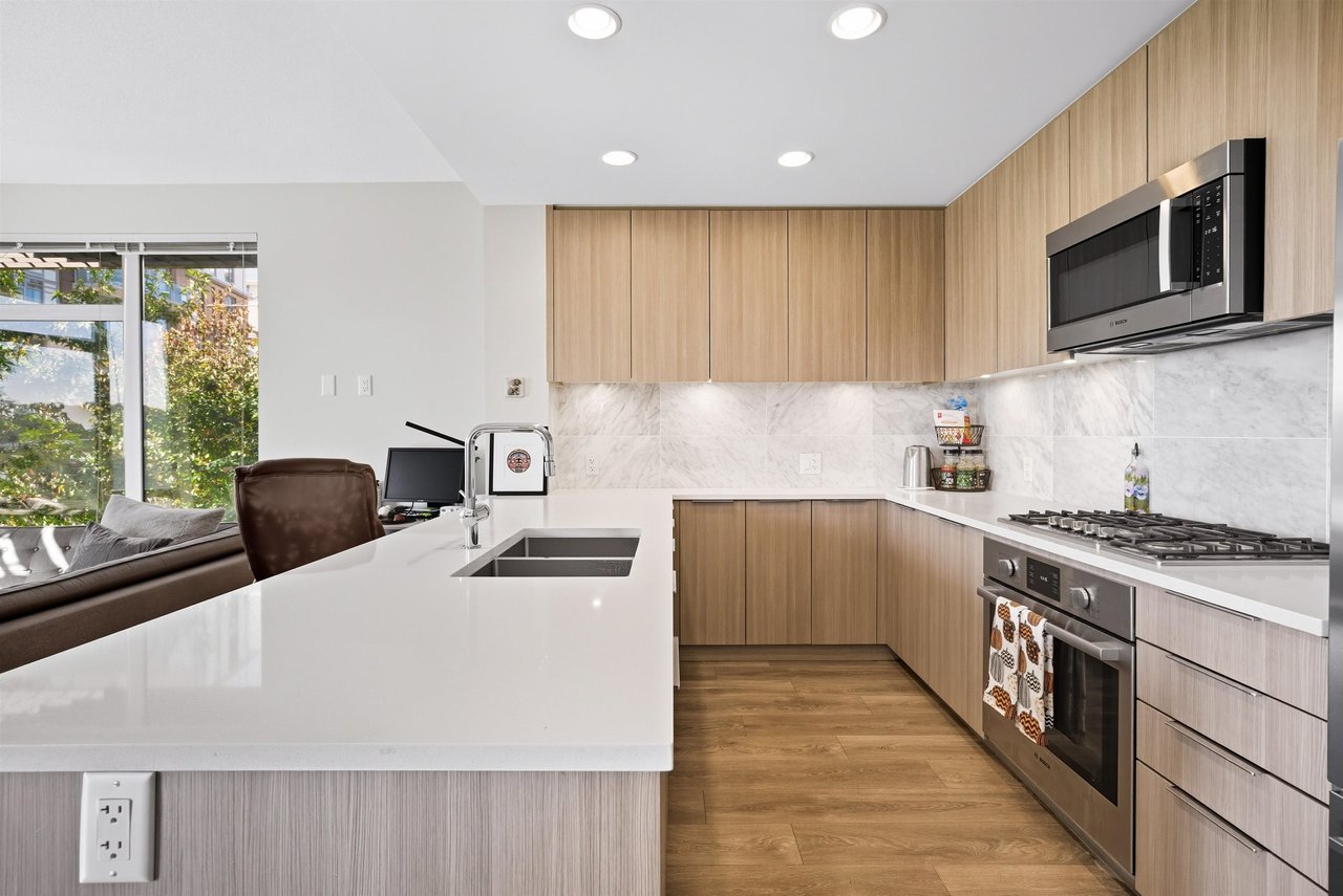 207-3289 Riverwalk Ave