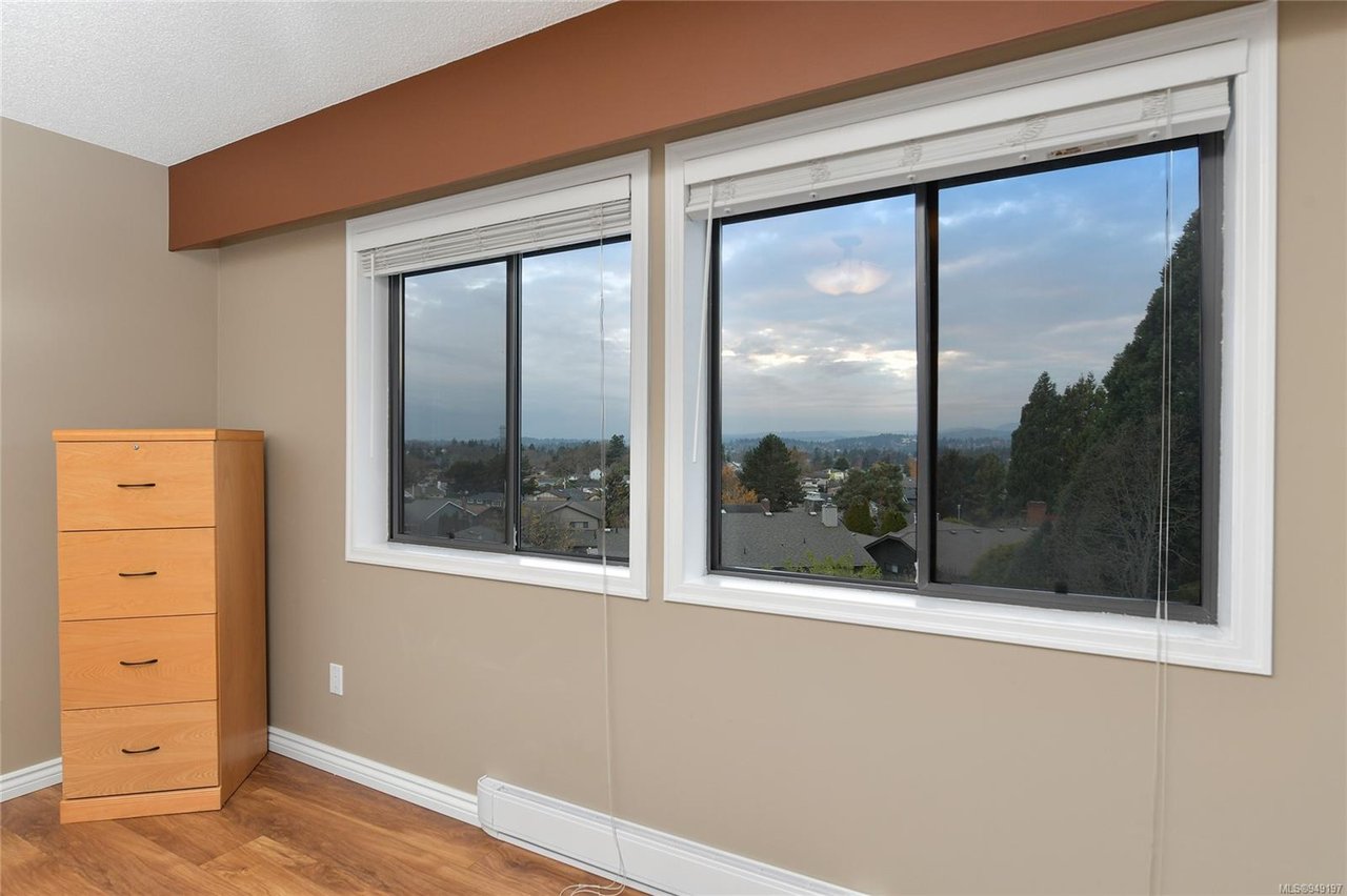 879 Denford Cres