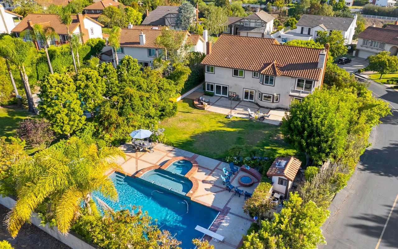 16 Quarterhorse Lane