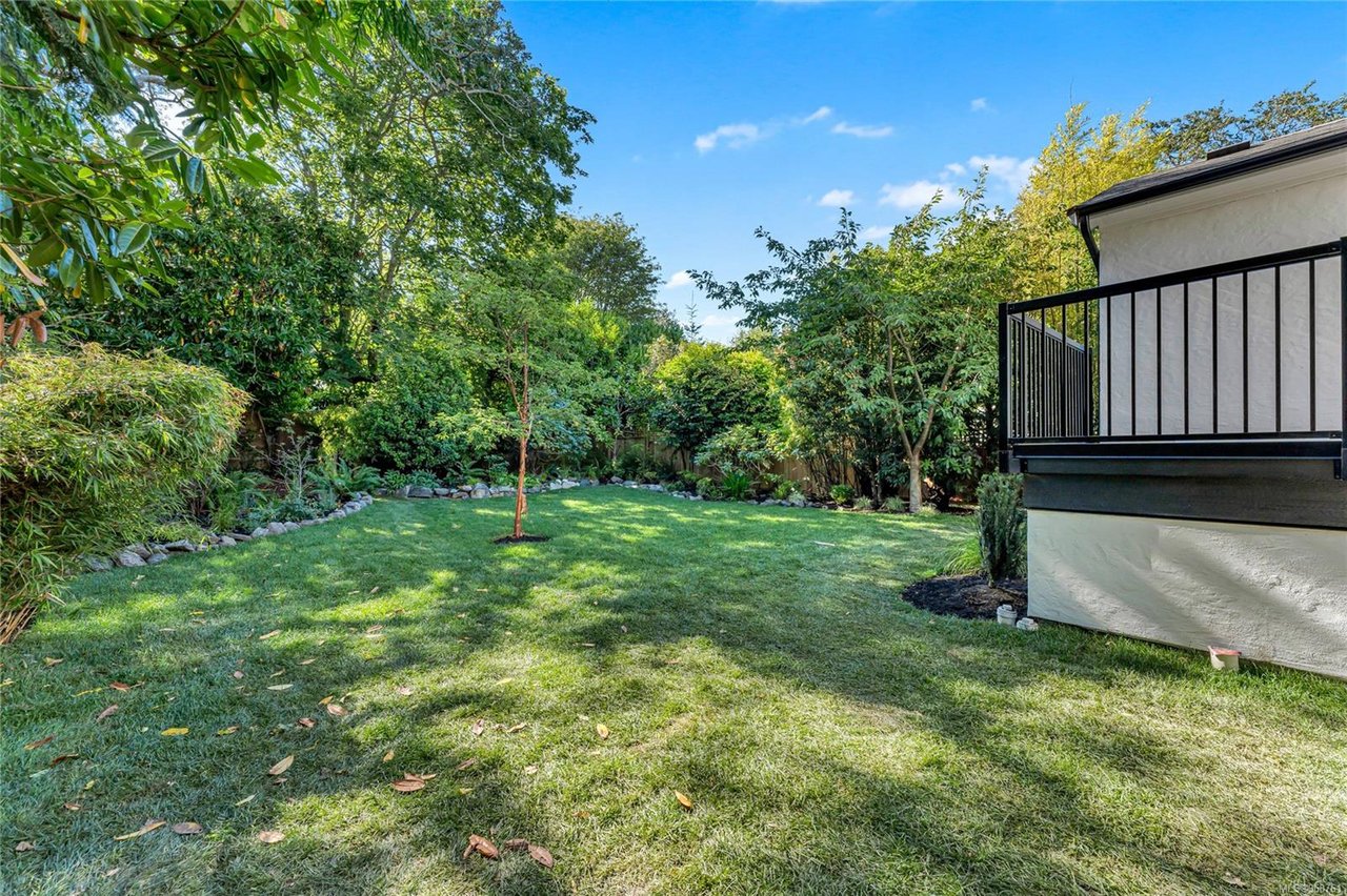 736 Falkland Rd, Oak Bay