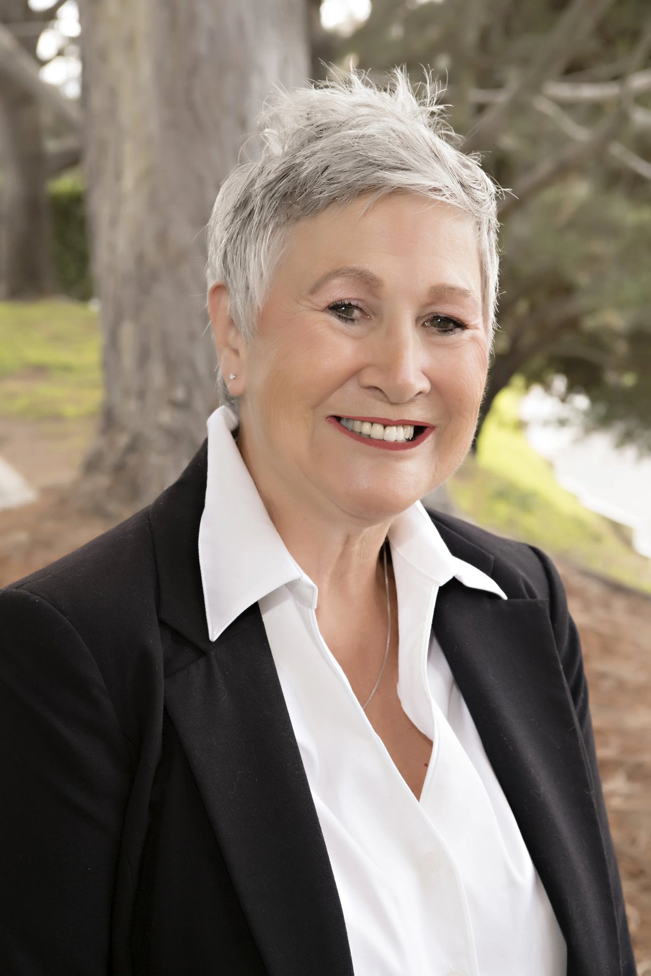 Carrington Kingsley Del Mar, CA Real Estate Agent Headshot