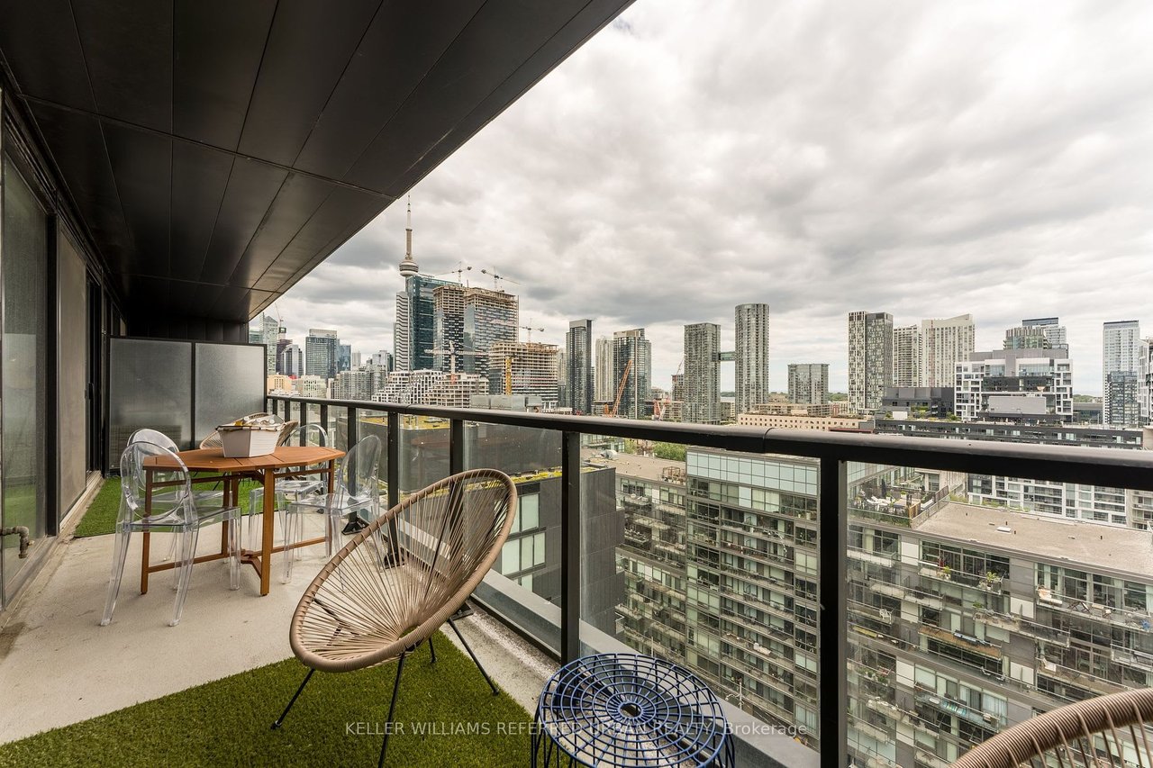 THOMPSON RESIDENCES 