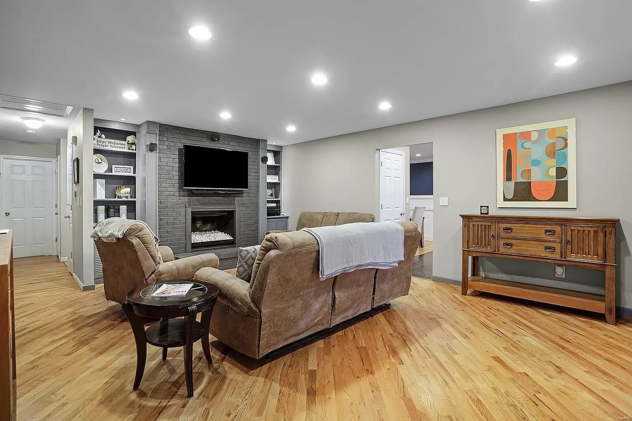 39 Janis Ann Dr