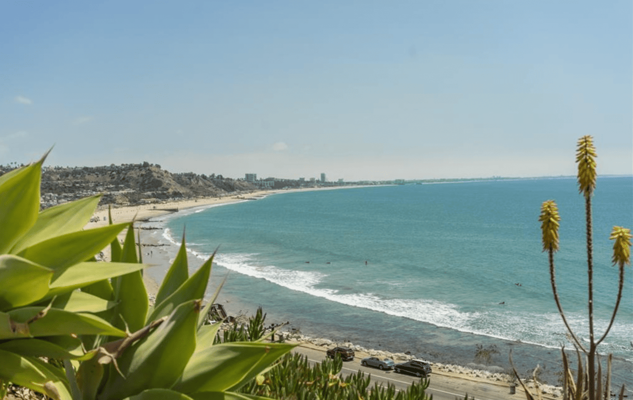 17366 W Sunset Blvd # 401B