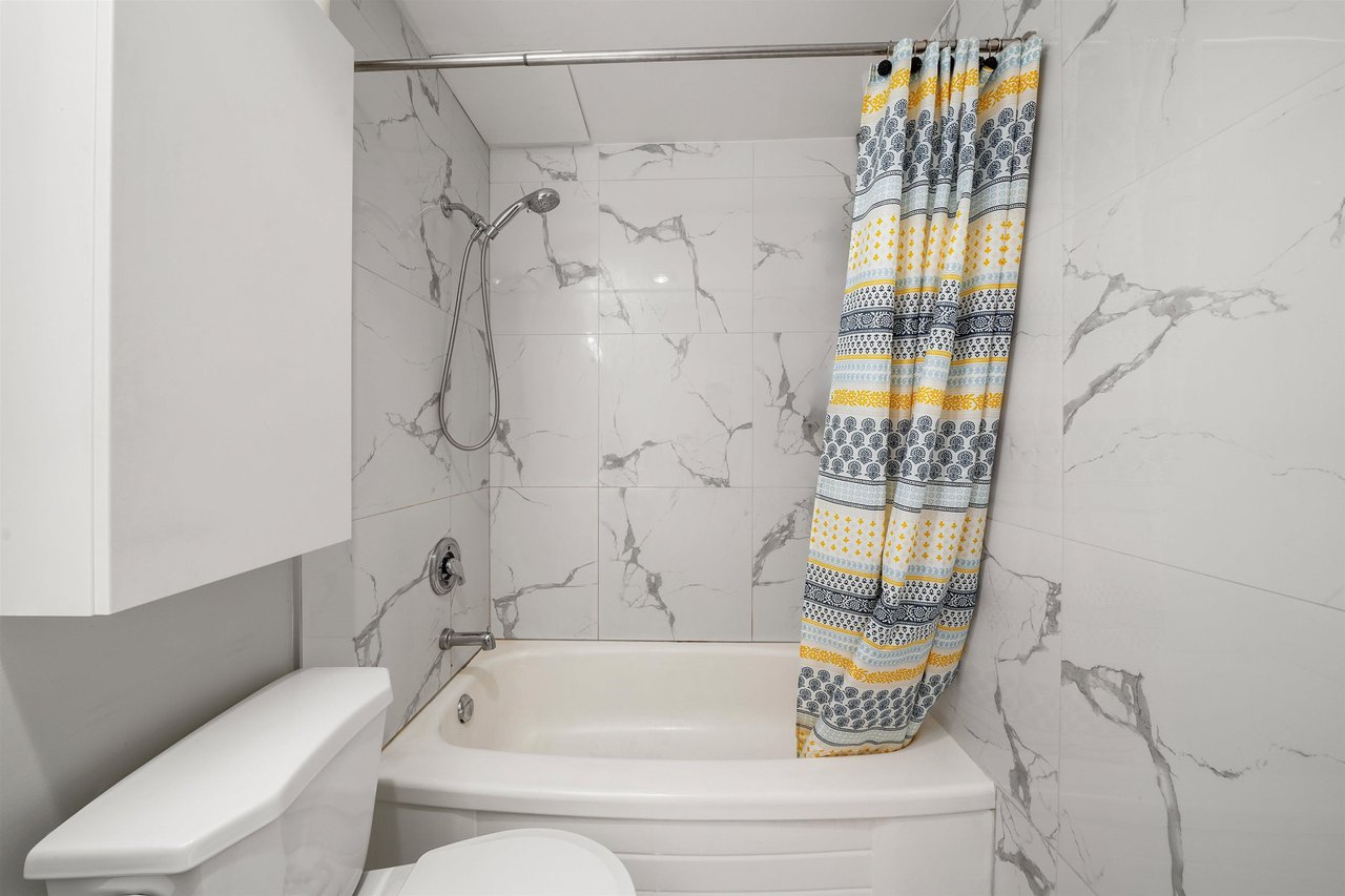 317-371 Ellesmere Ave