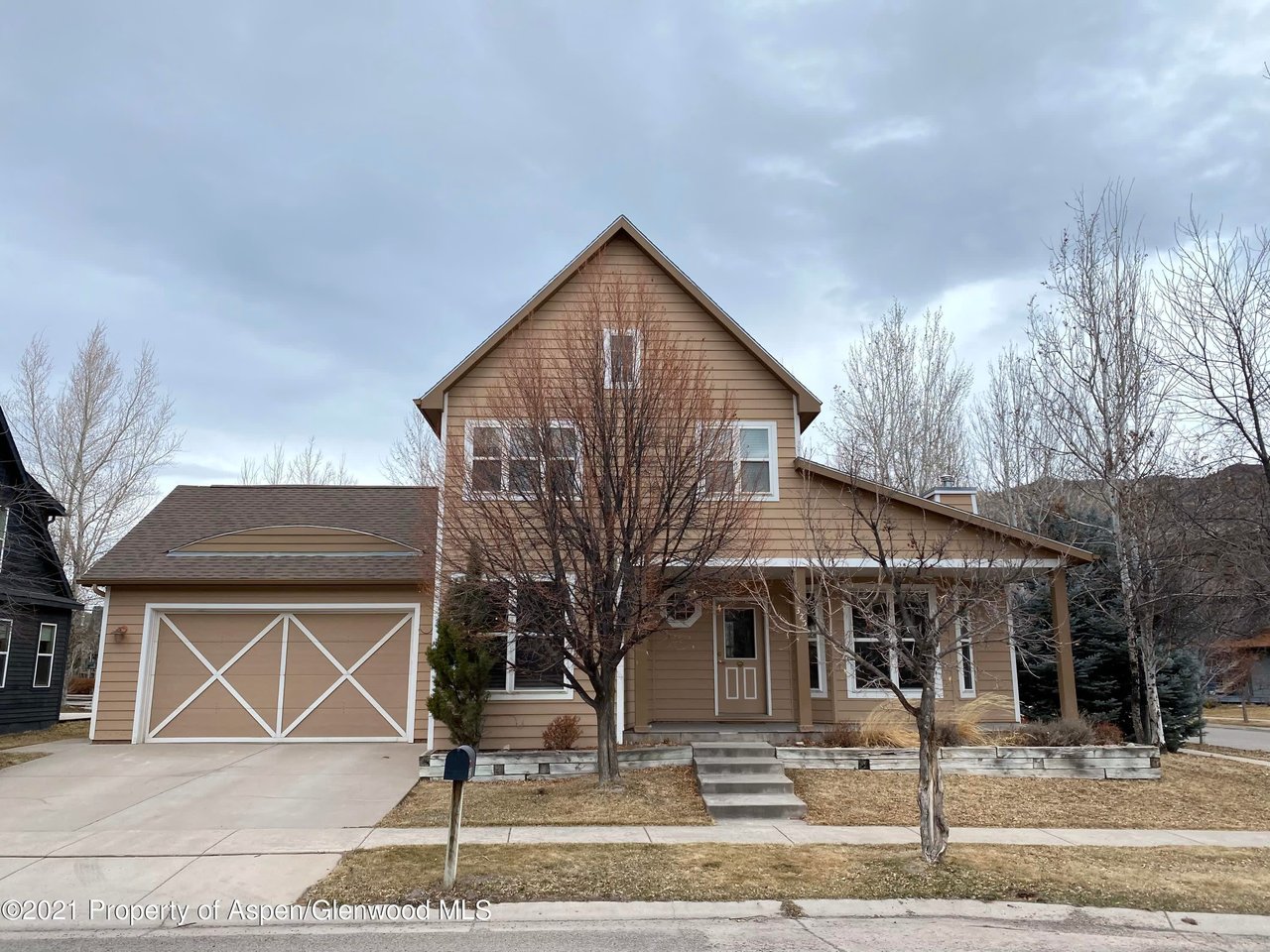325 Meadow Dr