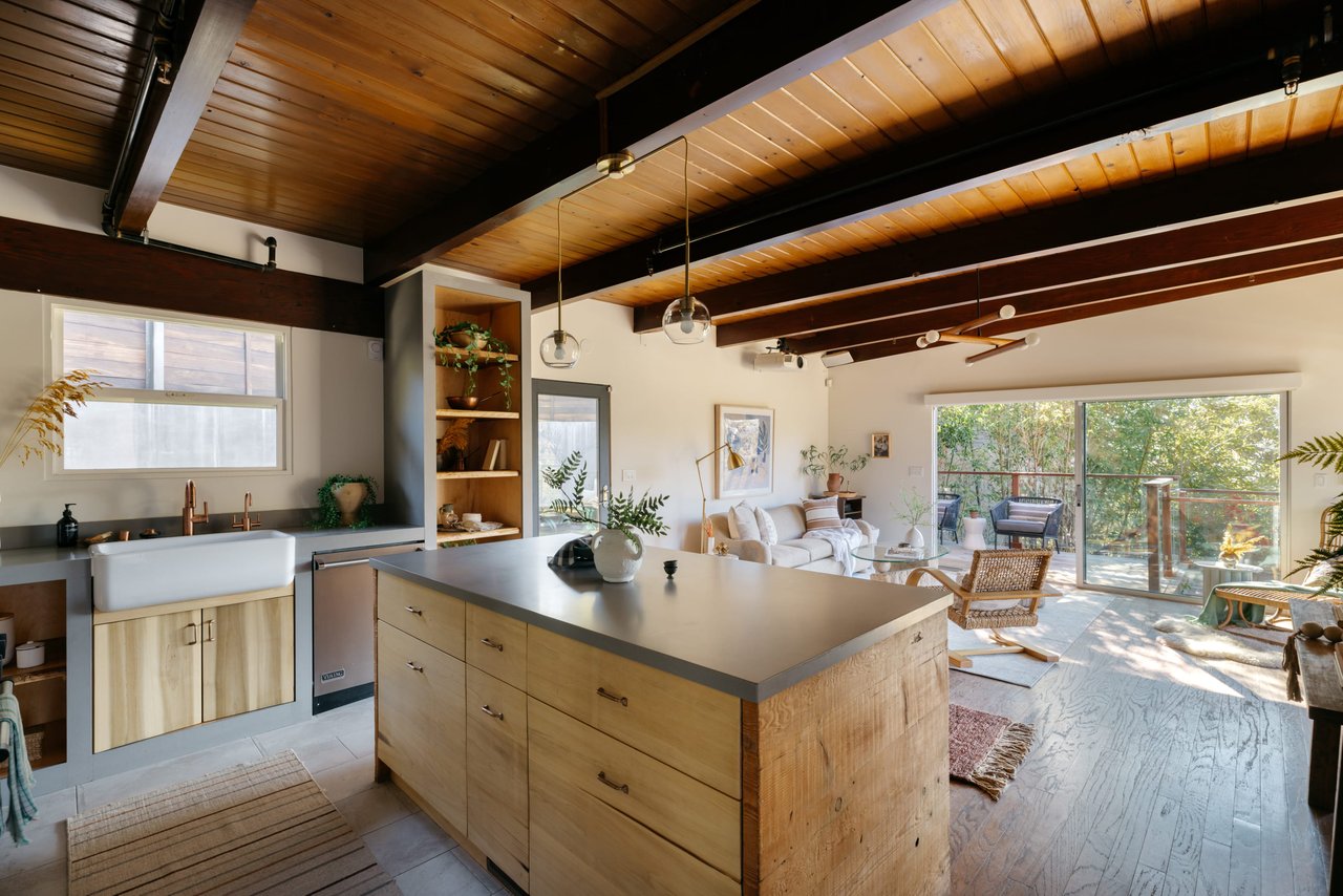 A Mid-Century Treehouse in Beachwood Canyon