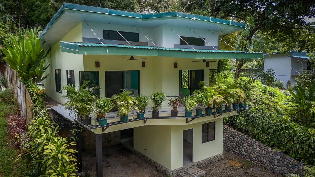 Seagull’s Nest Two Storey Villa in Uvita, 3 Bed,3 Bath & Pool