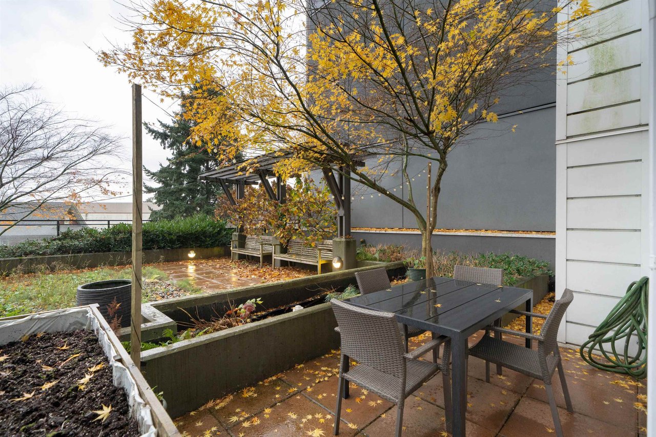 209-233 Kingsway