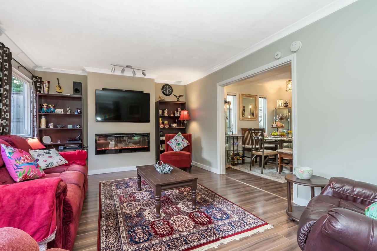 11044 Southridge Rd