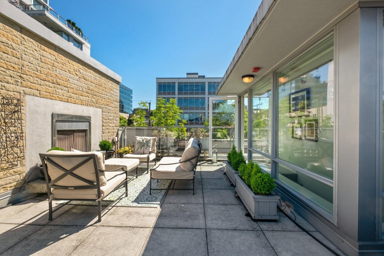1566 W 8th Avenue, Vancouver