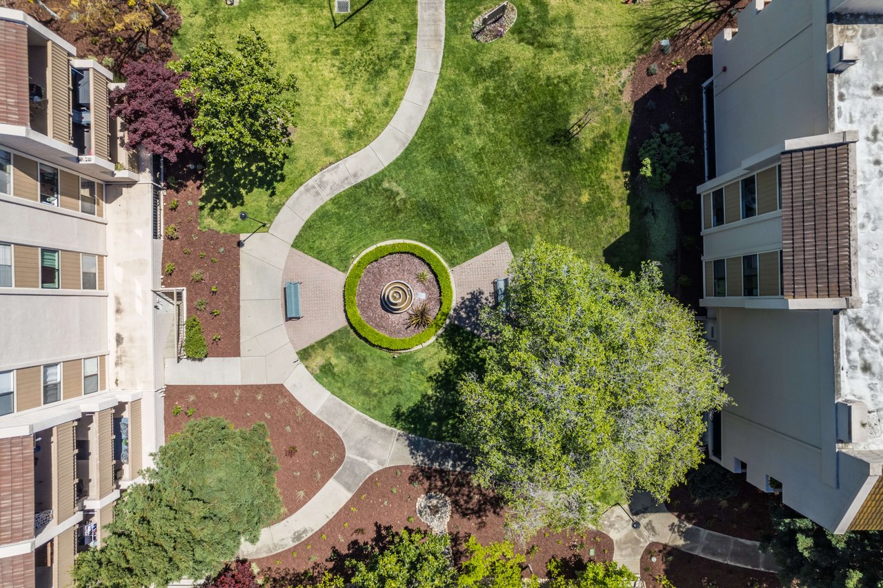 400 Ortega Avenue, 102
