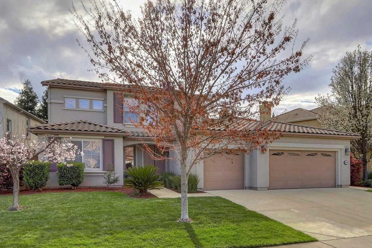 9884 Castelli Way