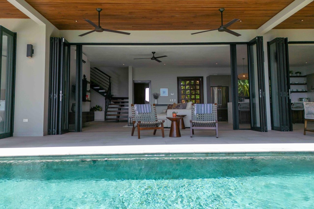 Stunning 4 Bedroom Villa Above Playa Hermosa