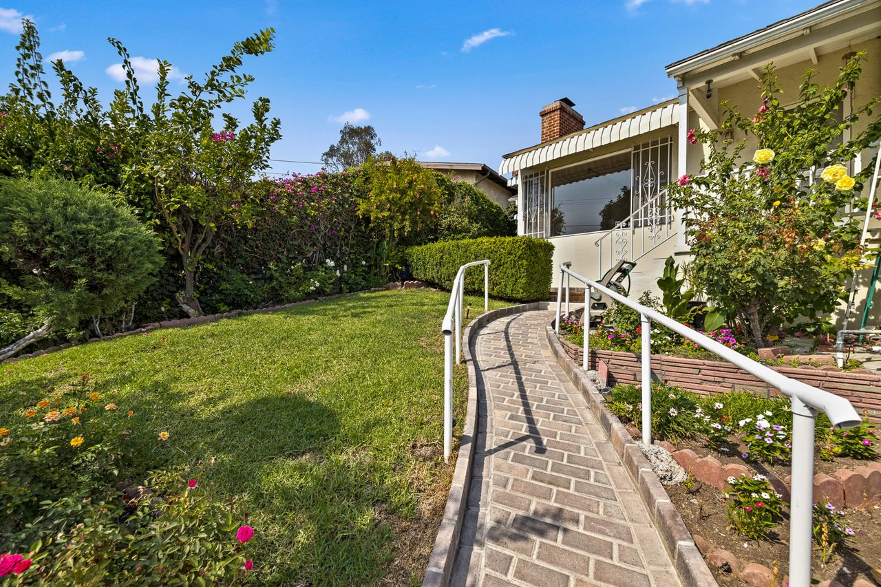 2590 Lake View Ave, Silverlake