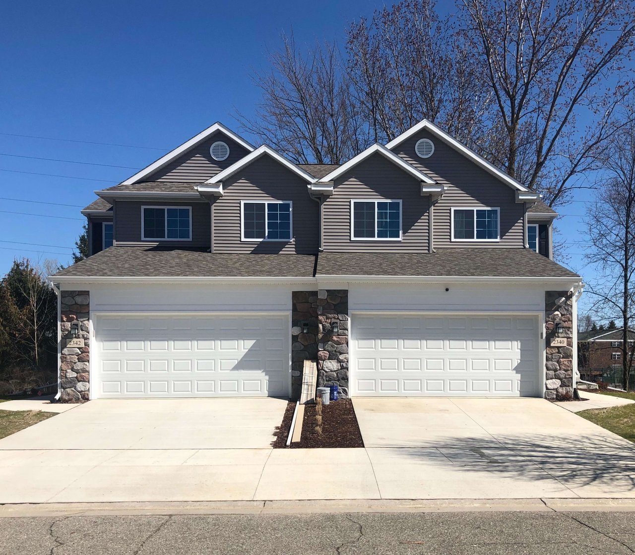 2340 Fieldstone Dr