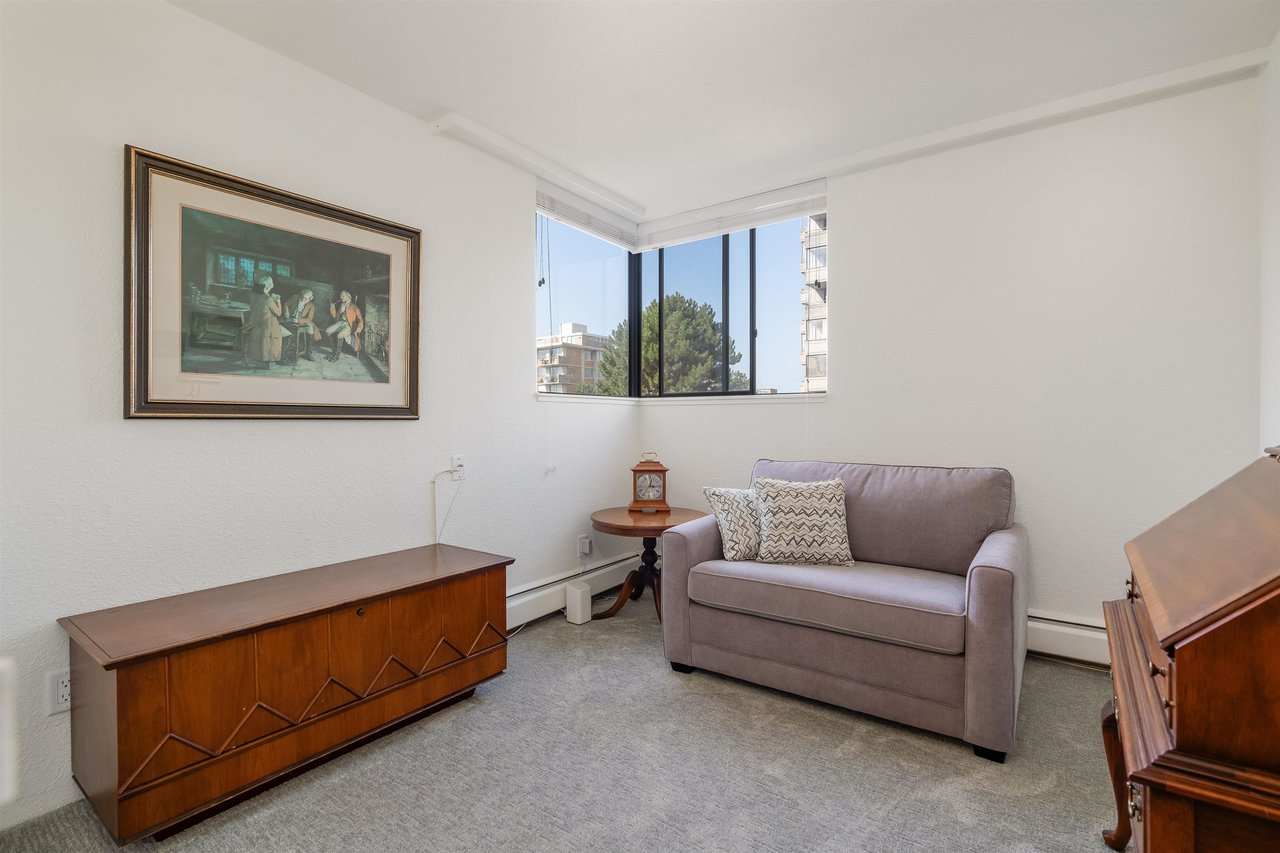 302-555 13th Street, West Vancouver