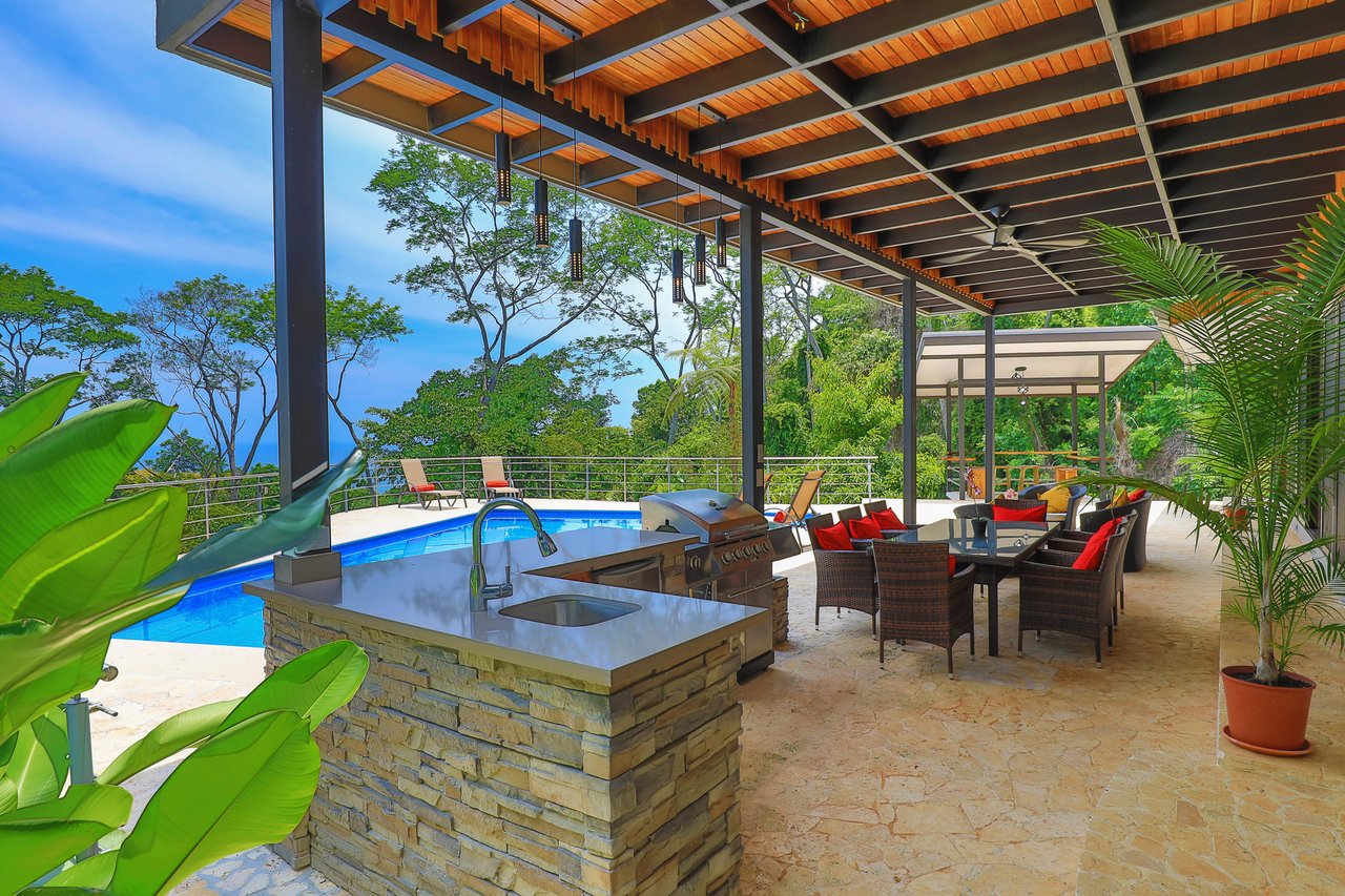 Rainforest Estate with Guest House, Dominical, Puntarenas