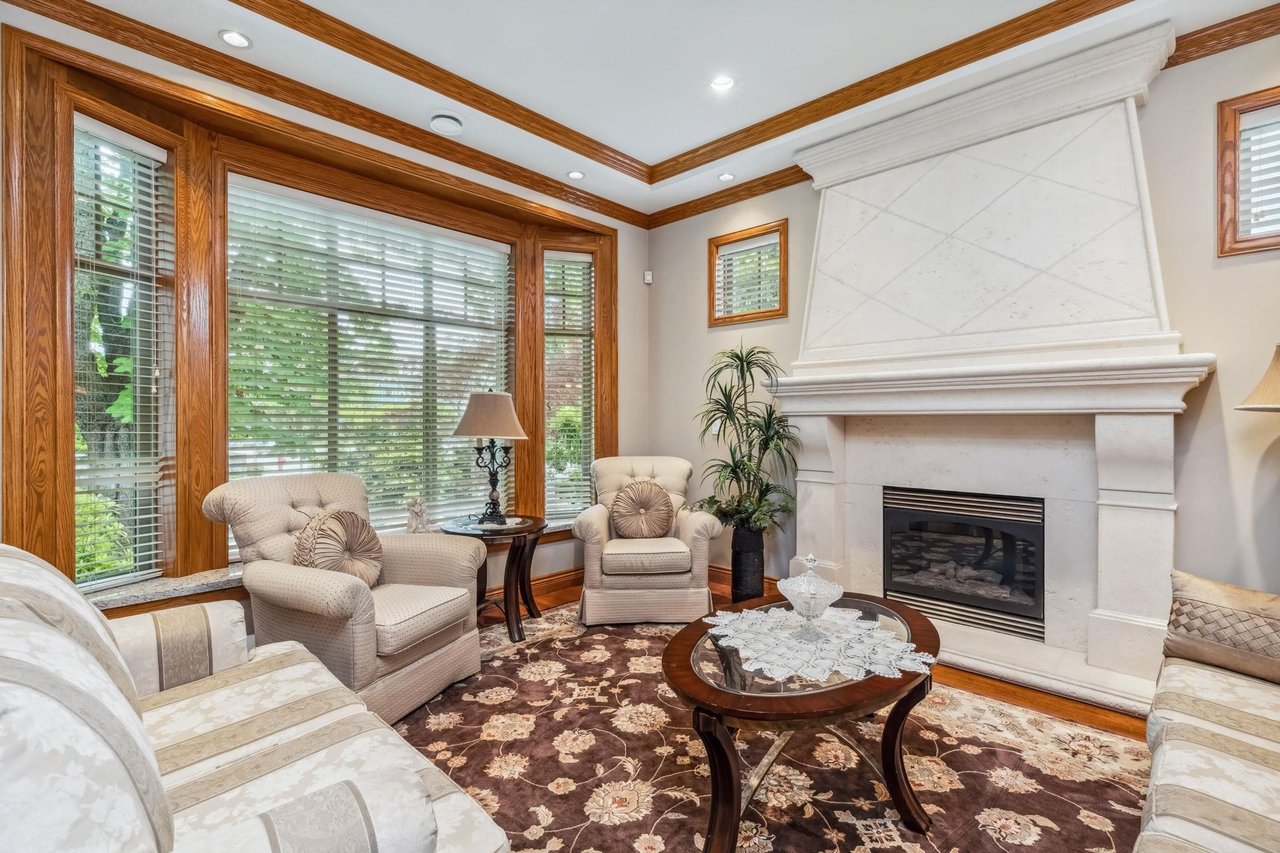 2806 W 12th Ave